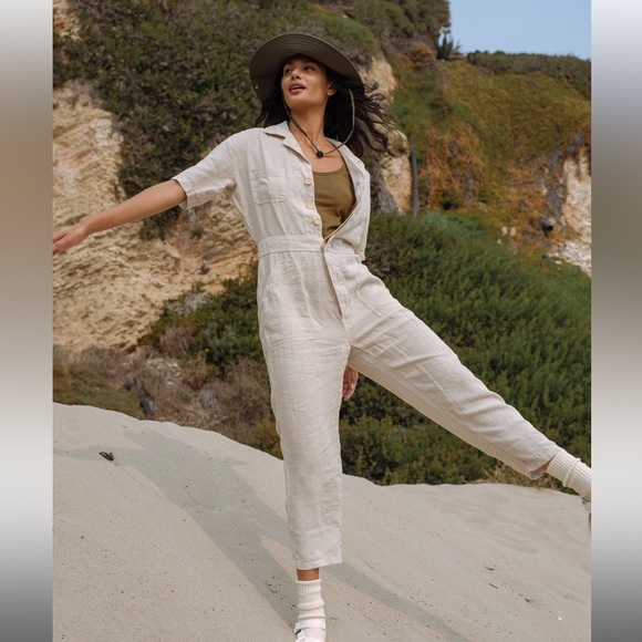 MATE the label linen jumpsuit romper natural oat color size small NWT - Picture 2 of 5